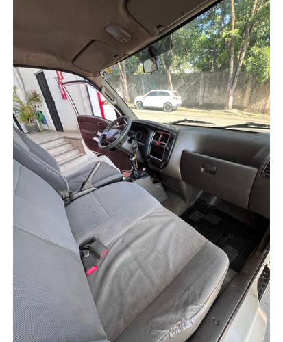 Hyundai HR 2.5 LONGO SEM CAÇAMBA 4X2 16V 130CV TURBO INTERCOOLER DIESEL 2P MANUAL