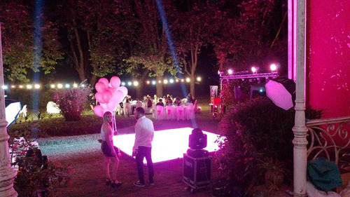Imagen 5 de 5 de Alquiler De Pantallas Led/pistas De Baile/telon/cabinas