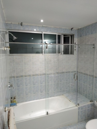 Imagen 3 de 10 de Cabinas De Baño En Vidrio Templado