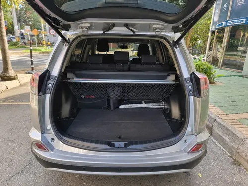 Toyota RAV4 2.0 Street