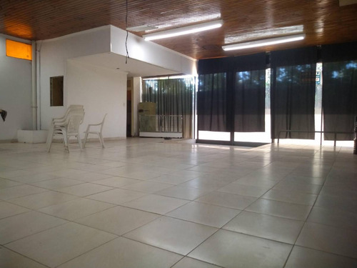 Venta Excelente Local En San Antonio De Areco   223 M2