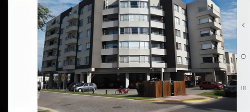 Excelente Departamento De 2 Ambientes En Barrio El Palmar