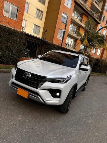 Toyota Fortuner Srv 2.4 Diésel Automática 4x2.