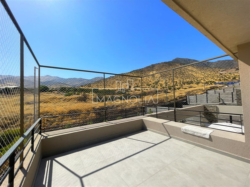Casa En Venta De 5 Dorm. Mas Servicio En Chamisero