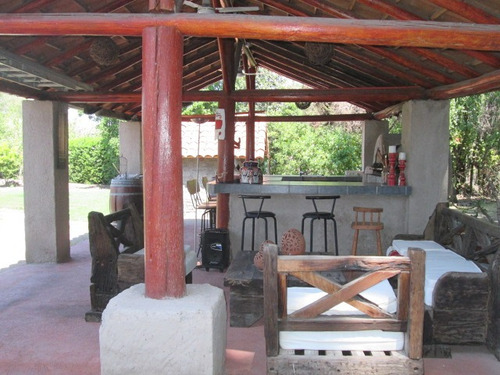 Oportunidad Casa Chilena En Condominio Consolidado