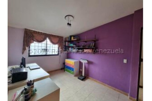 Imagen 4 de 21 de #23-15357 Comodo Y Amplio Townhouse Ubicado En Llano Alto