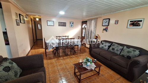 Casa En Venta De 5 Dorm. En Estación Central, Ymg
