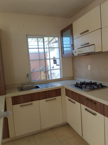 Casa En Venta En Frac. El Dorado I Leon, Gto. Cerca De Ambas Entradas, Junto A Wallmart De Via Alta