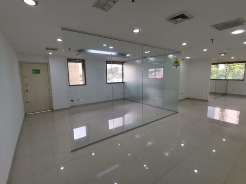 Se Vende Oficina En Los Dos Caminos