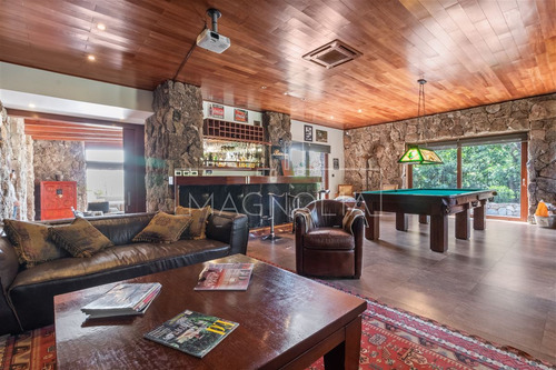 Casa En Arriendo De 5 Dorm. En Colina