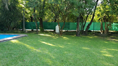 Casa En Venta - 5 Dormitorios 3 Baños - 1200mts2 - La Plata