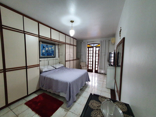Imagem 12 de 15 de Casa A Venda Com 4 Quartos No Bairro Capoeiras Em Florianopolis - V-82634