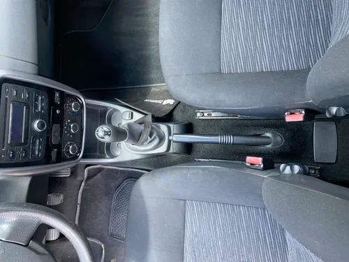 Renault Logan Familier 1-4 Mt 2014