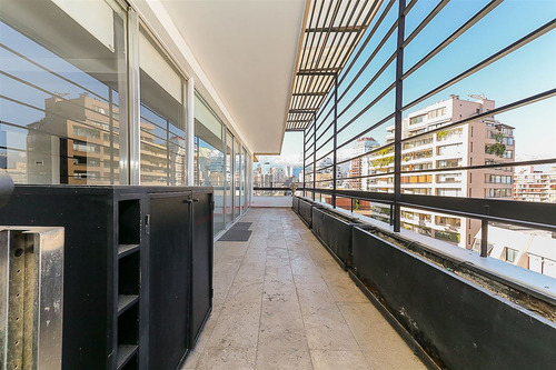 Departamento En Venta De 2 Dorm. En Las Condes