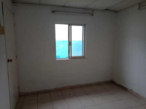 Bodega Comercial Con Oficinas, 200m², Zona Norte Y Zona Portuaria.