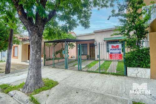 Casa 5 Ambientes, Suite, Playroom, Cochera X 2, Jardín Y Patio.