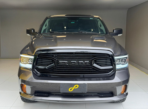 RAM Ram Classic LARAMIE NIGHT ED. 5.7 4X4 Aut.
