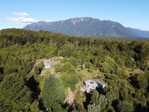Casa En Medio Del Parque Nacional / Ensenada Puerto Varas