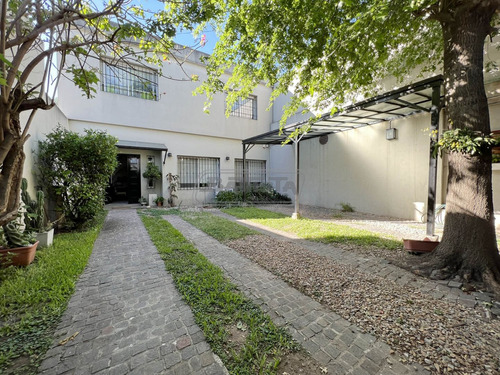 Casa En Venta En Villa Sarmiento