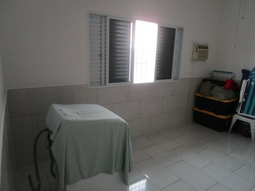 Excelente Casa, Isolada, Com Edícula, Espaço Para Piscina. Há 300 Metros Da Praia!
