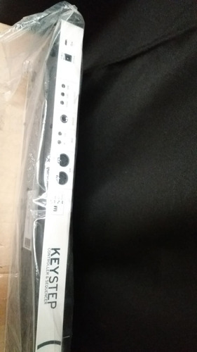 Teclado Controlador Midi Arturia Keystep De 32 Teclas (Usado)