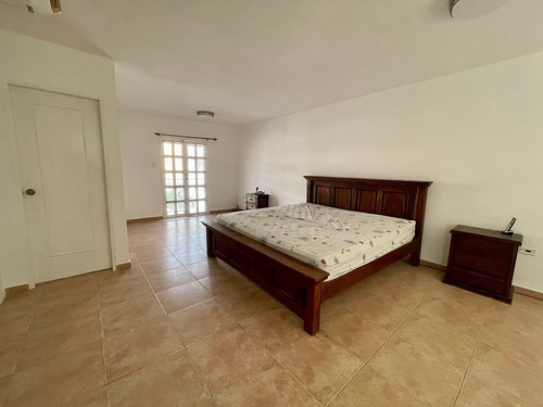 Imagen 5 de 12 de Townhouse En Venta En Lecheria C.r Villas Martinique