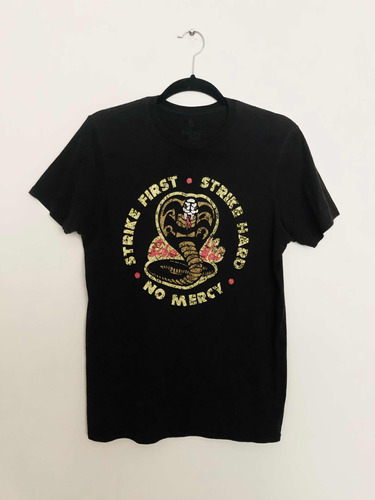 Playera Cobra Kai De Karate Kid Mercancía Oficial Original