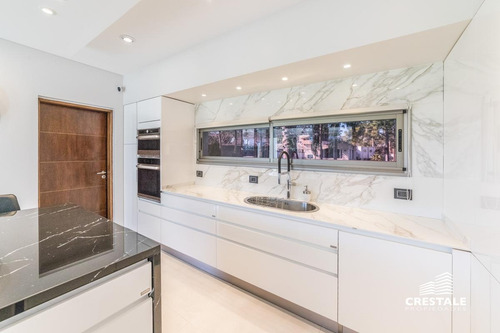 Imagen 17 de 30 de Imponente Casa 4 Dormitorios En Venta - San Marino (funes Hills)