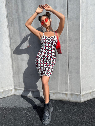 Vestido Ajustado Con Estampado Unido En Contraste