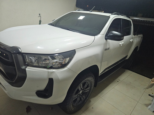 Toyota Hilux Toyota Hilux Cabine Dupla SR 2.8 TDI CD 4x4 (Aut)