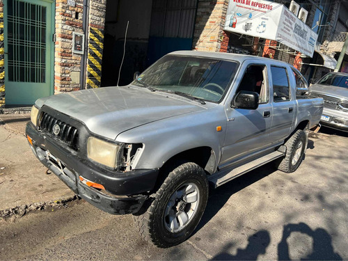 Imagen 4 de 10 de Toyota Hilux 3.0 4x4