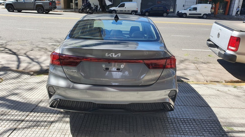 Imagen 11 de 12 de Kia Cerato 2.0