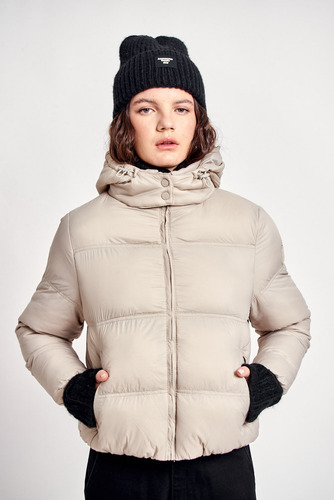 Imagen 2 de 6 de Campera Coat De Nylon Mujer 47 Street