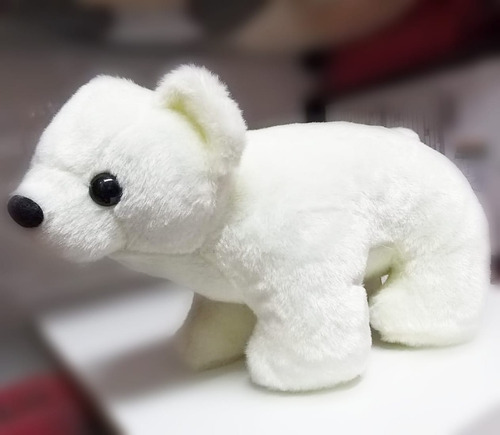 Bonita decoración realista de oso polar de peluche, 20 cm