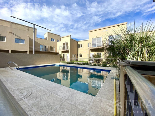 Imagen 2 de 17 de Venta De Departamento 3 Ambientes En Bernal (24224)