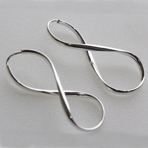 Imagem 4 de 6 de Argola Brinco Pequena Infinito Prata 925 - 38mm Feminina
