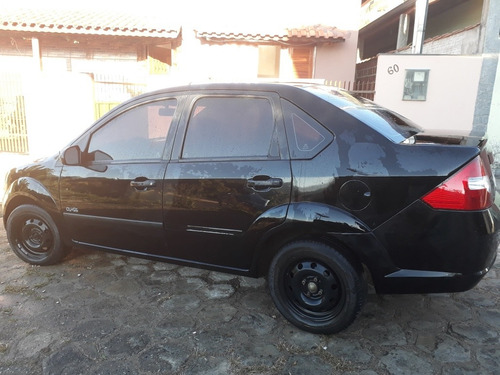 Imagem 3 de 4 de Ford Fiesta Sedan 2010 1.0 Flex 4p