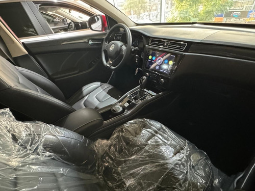 DFSK Glory 580 1.8 Comfort Cvt