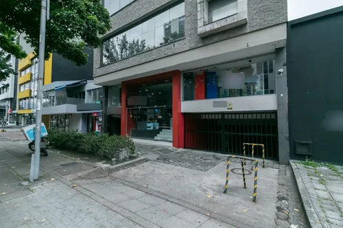 Local En Arriendo/venta En Chico Norte Ii. Cod V1103006