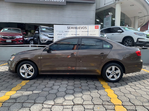 Imagen 8 de 15 de Volkswagen Jetta 2013 2.5 Style At