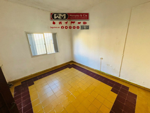 Alquiler Casa San José De Mayo En Centro 2 Dormitorios Cochera Abierta Y Cerrada Con Patio Verde Y Barbacoa Inmobiliaria Menyou