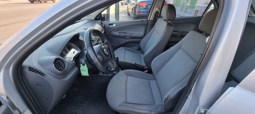 Imagen 12 de 15 de Volkswagen Gol Trend 2011 1.6 Pack I 101cv
