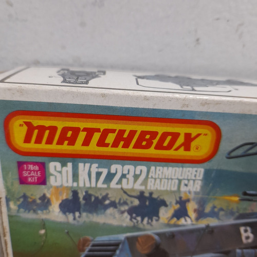 Imagem 2 de 6 de Plastimodelo Matchbox 40085 1:76 Carro Alemão Ww2 Duas Cores