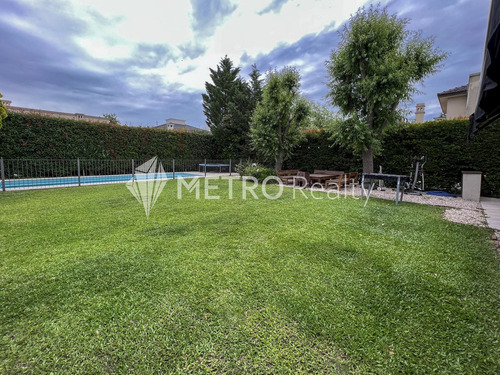 Casa En Venta De 3 Habitaciones En Los Sauces, Nordelta