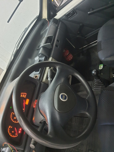 Imagem 3 de 3 de Fiat Fiorino 2006 1.3 Fire 4p