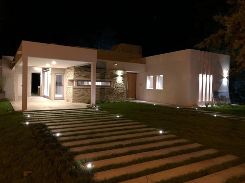 Imagen 3 de 11 de Miralagos - Preciosa Casa A Estrenar/3 Dorm/ Vista Al Verde.