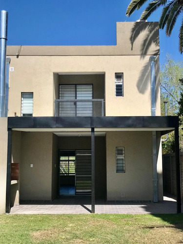 Casa En Alquiler De Dos Dormitorios.