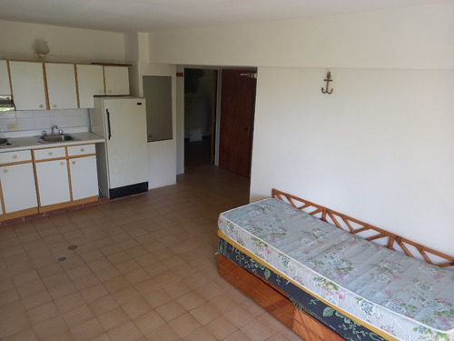 Imagen 9 de 12 de Apartamento Tipo Estudio Con Piscina