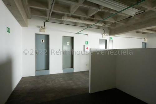 Imagen 4 de 13 de Livy Ramírez Alquila Galpón En Boleíta Norte Mls #23-13310