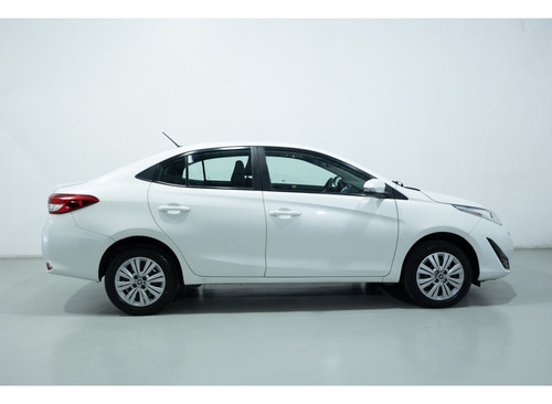 Toyota Yaris Sedán 1.5 16V FLEX SEDAN XL LIVE MULTIDRIVE